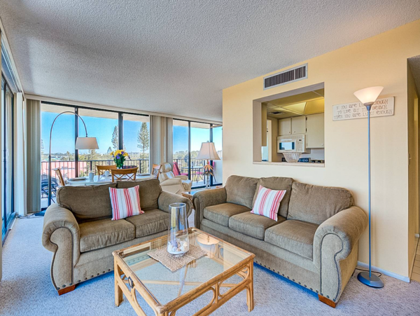 Siesta Key Vacation Rental Condo Walk To Beach Sleeps Six